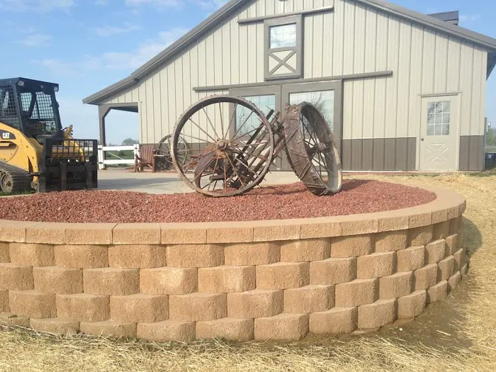 P & M Mowing & Landscaping Picture 2
