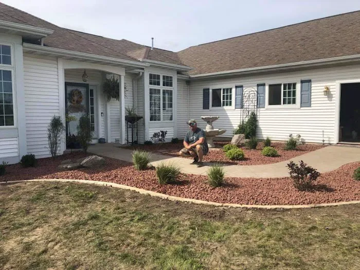 P & M Mowing & Landscaping Picture 5