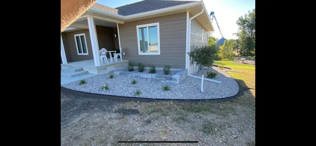 Boyd's Lawn Care Picture 2
