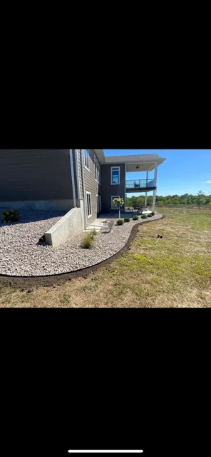Boyd's Lawn Care Picture 4