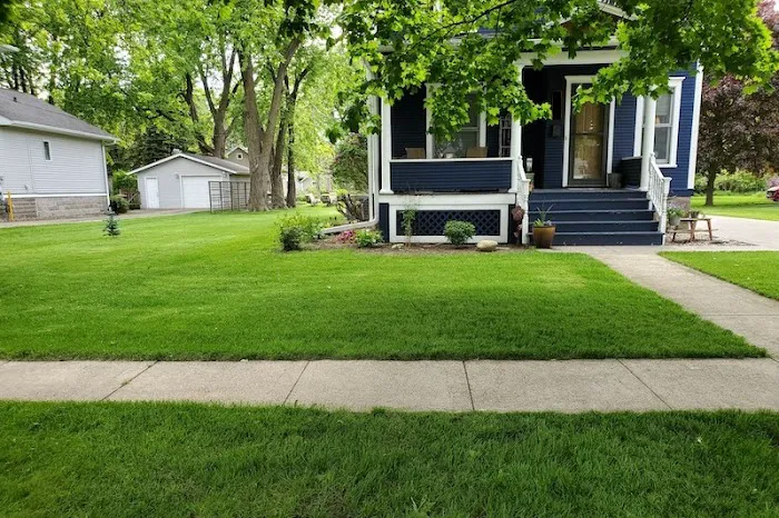 Nathans Lawn and Snow Services Picture 2
