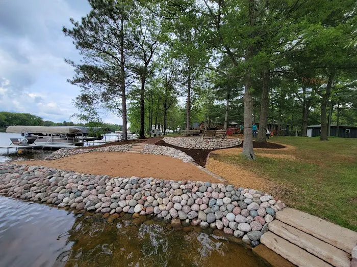 DCM Landscaping Picture 2