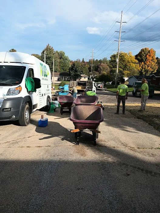TLC Lawns & Landscaping Picture 1