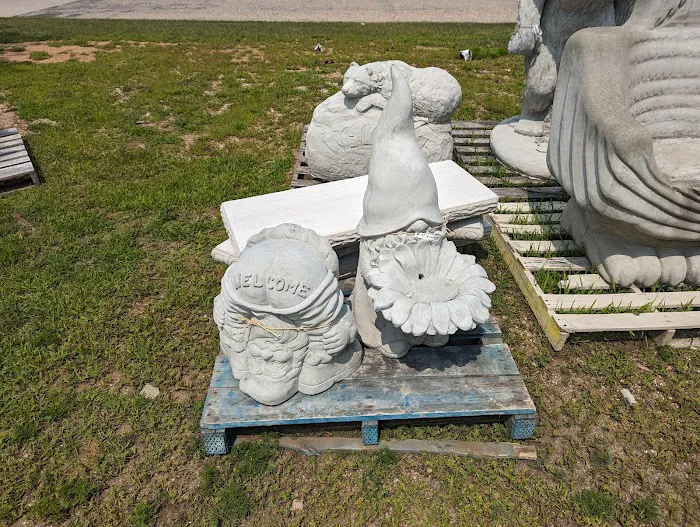 Al's Lawn Ornaments Picture 2