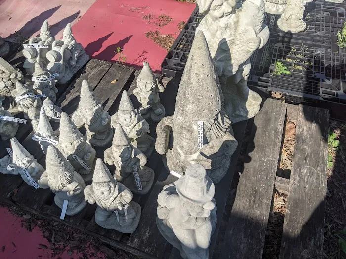 Al's Lawn Ornaments Picture 1