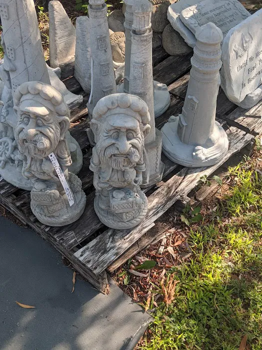 Al's Lawn Ornaments Picture 6