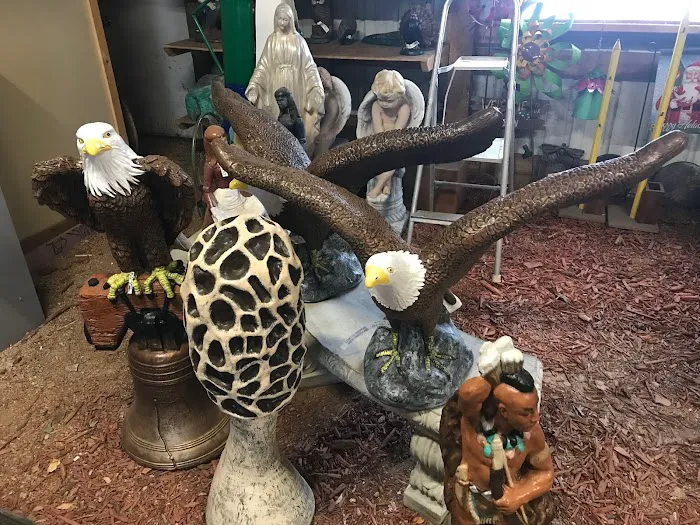 Al's Lawn Ornaments Picture 8