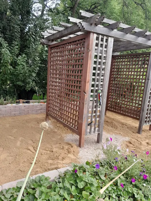 Precise Landscaping Picture 4