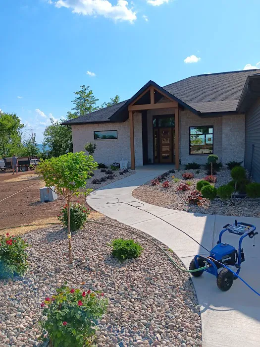 Precise Landscaping Picture 3