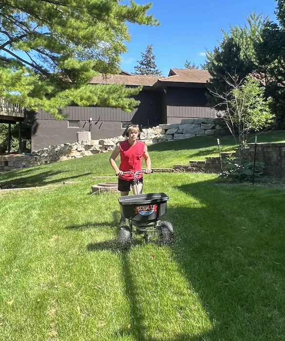 Schultz Lawn Care Picture 1