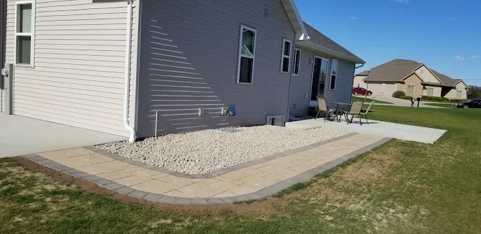 Warneros Hardscape Maintenance LLC Picture 5