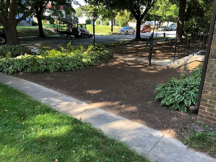 Mueller Lawn Manicuring LLC Picture 10