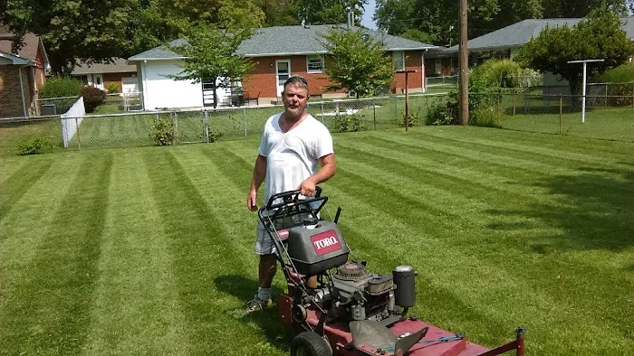 Diamond Cut Lawn Care Picture 4
