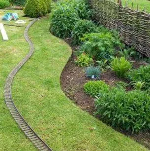 Diamond Cut Lawn Care Picture 1