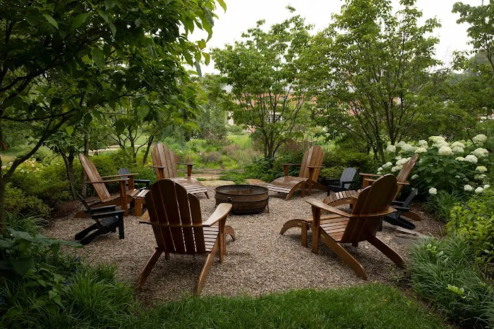 Focal Pointe Picture 3