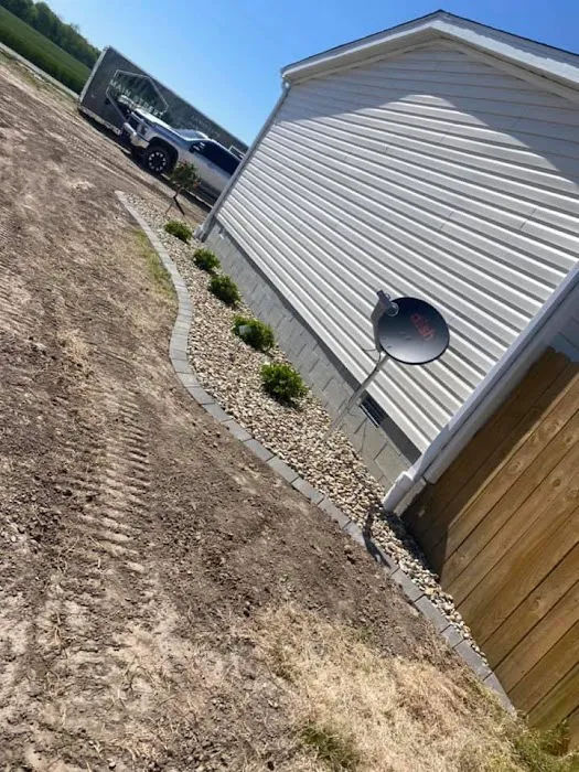Main Street Lawn & Landscape Picture 1