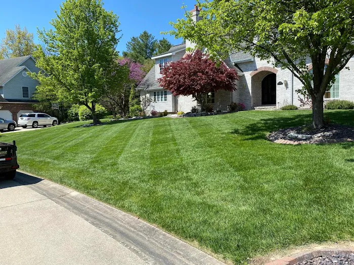 Vosholler Lawn & Landscape Picture 5