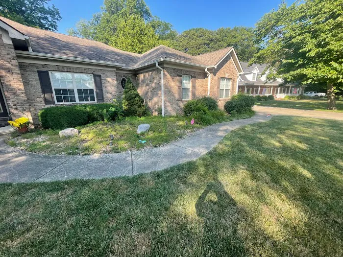 Andrew's Lawn Service LLC Picture 8