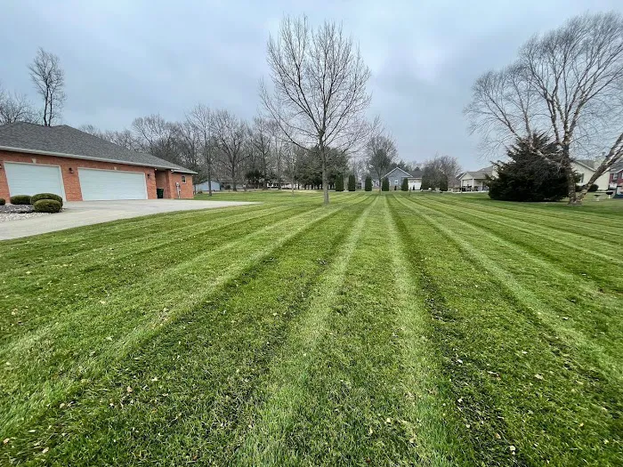 Andrew's Lawn Service LLC Picture 2
