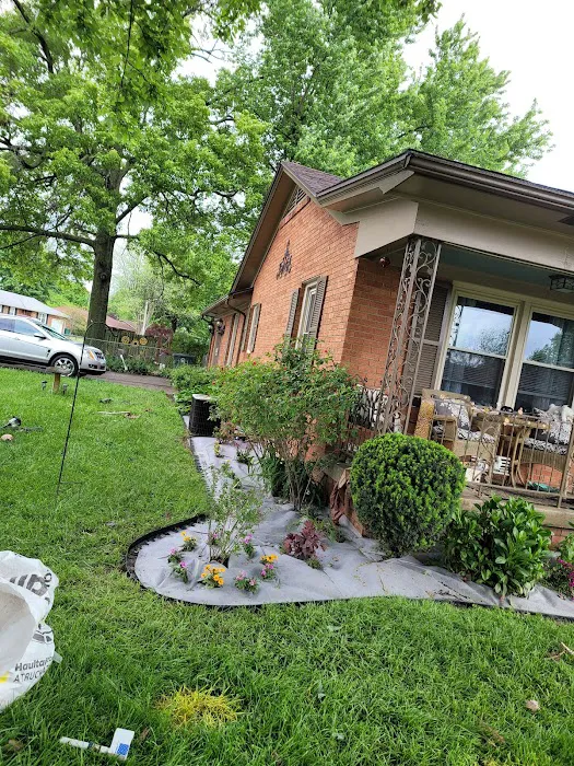 JThomas Lawn Care Services LLC Picture 6