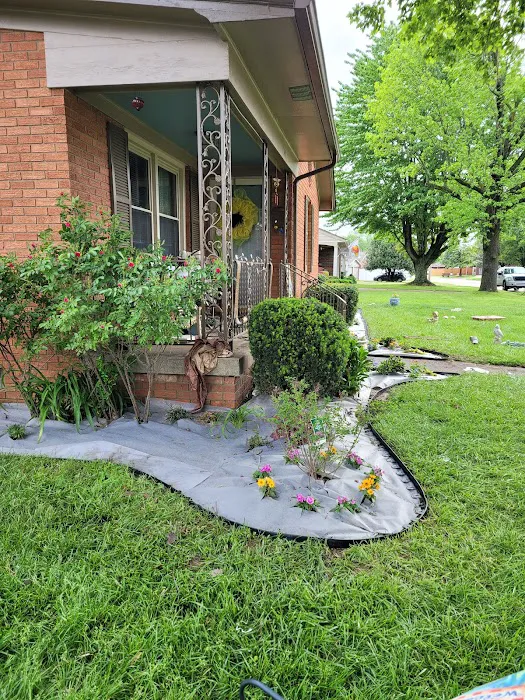 JThomas Lawn Care Services LLC Picture 3