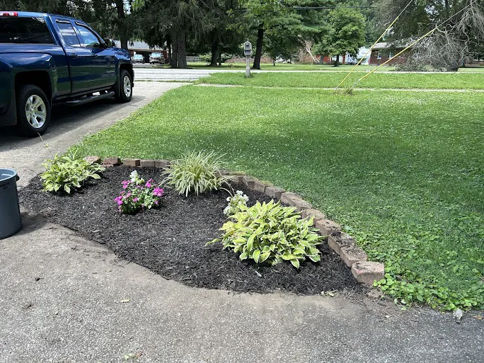502 Lawn Care & Landscaping Picture 5