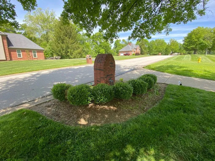 Mulch Man Property Maintenance LLC Picture 10