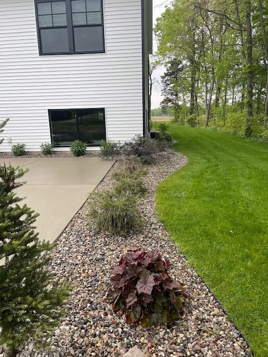 Wabeke Lawn & Snowplowing Picture 6
