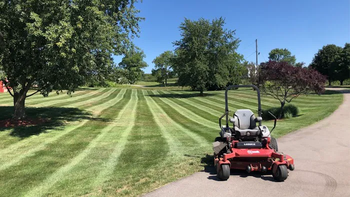 Carter's Cuts Lawncare & Landscaping Picture 4