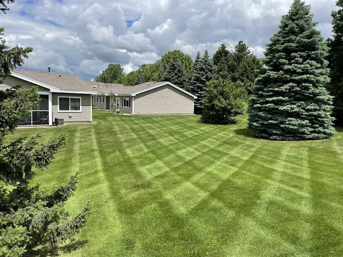 Carter's Cuts Lawncare & Landscaping Picture 1