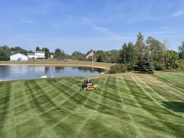Carter's Cuts Lawncare & Landscaping Picture 9