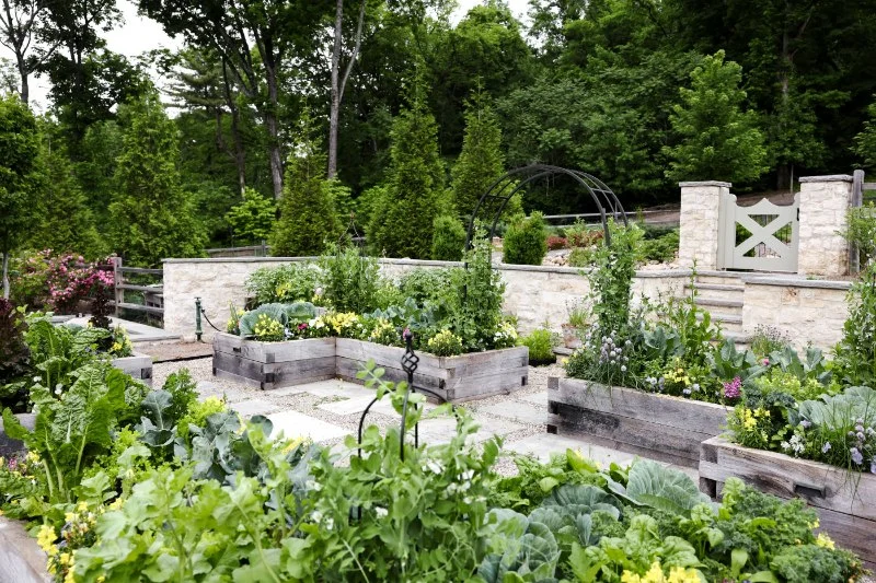 How to Build a Garden That’s Easy to Update Over Time