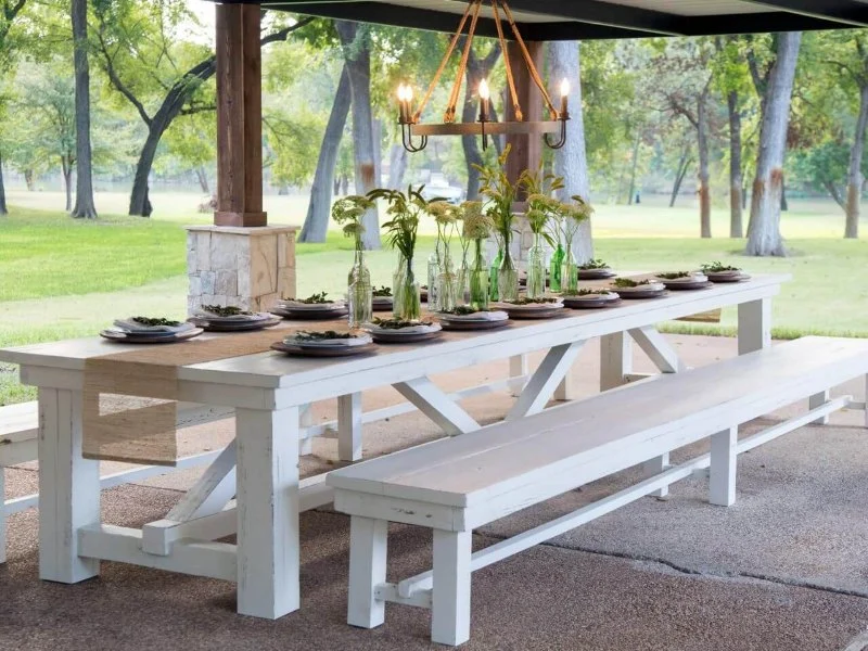 How to Build an Outdoor Dining Area That Flows