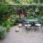 How to Create a Courtyard Garden With Limited Space