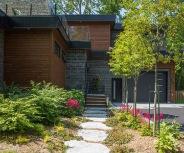 How to Combine Rustic and Modern Elements in Landscape Design