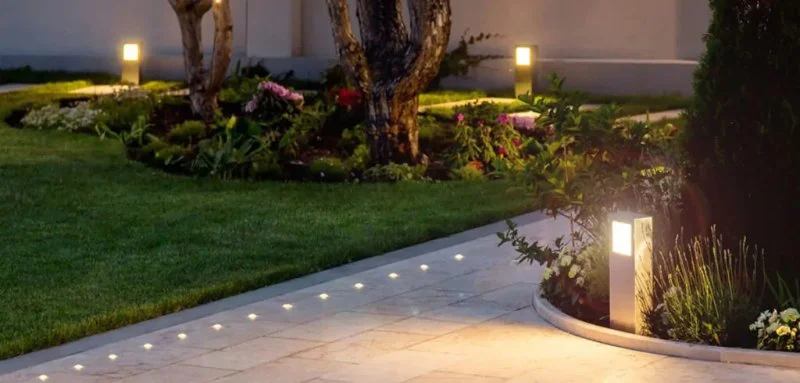 How to Choose Landscape Lighting That Isn’t Overpowering