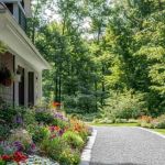 How to Landscape a Narrow Driveway Strip