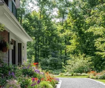 How to Landscape a Narrow Driveway Strip