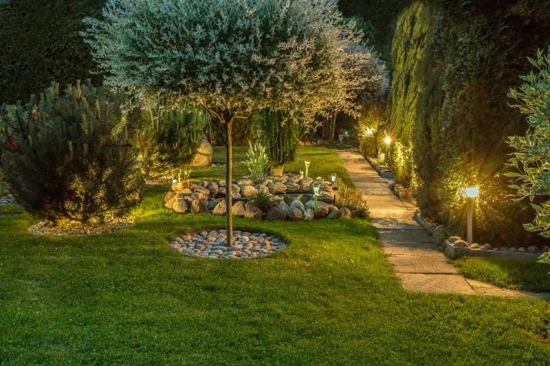 Landscape Lighting: Tips for Safe & Stunning Effects
