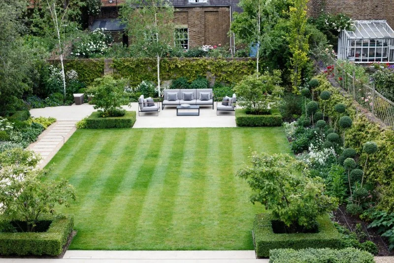 How to Balance Formal & Informal Garden Styles – Expert Landscaping Tips