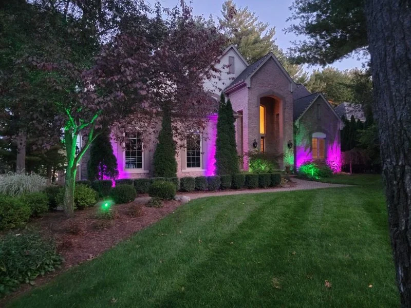 How to Incorporate Seasonal Lighting Into Your Landscape Design