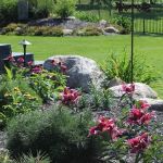How to Incorporate Hardscape Accents Into a Softscape Plan for Balanced Landscapes