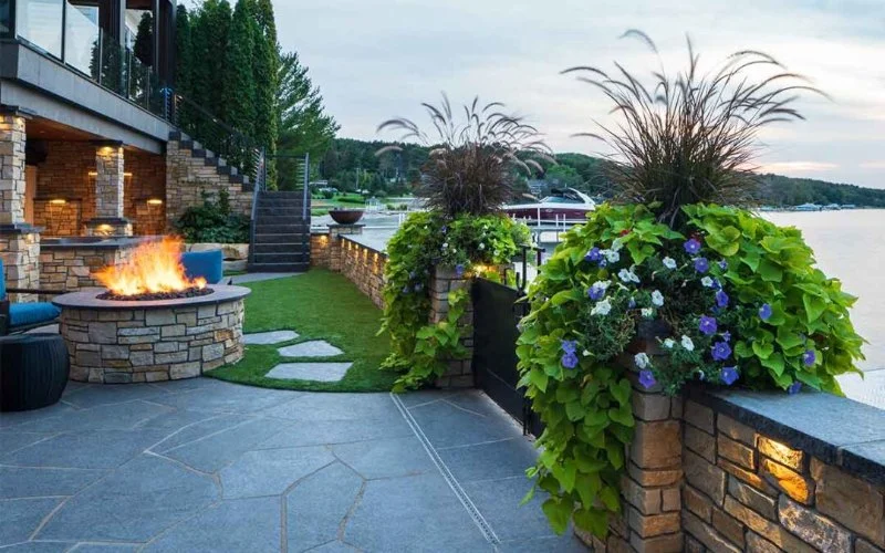 Contemporary Hardscape Trends to Watch in 2025 for Modern Outdoor Living